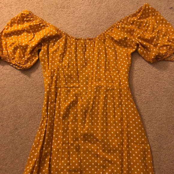 Yellow puff sleeve dress - Picture 1 of 5